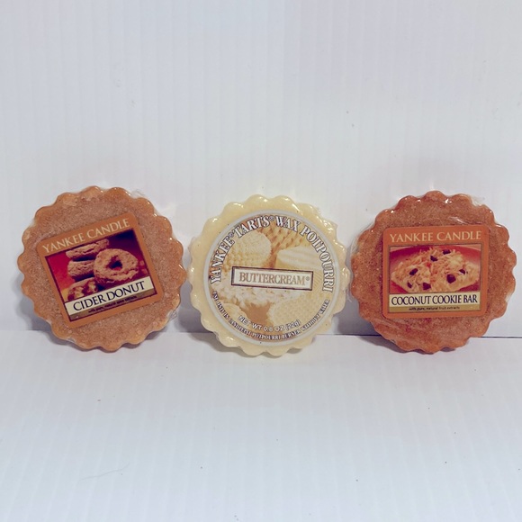 3 Yankee Candle Tarts BAKERY SCENTS NEW 0.8 oz each - Picture 2 of 8